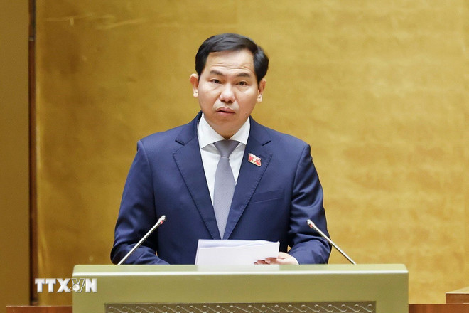 Generalsekretæren i nasjonalforsamlingen, lederen for nasjonalforsamlingens kontor, Le Quang Manh, og representant for nasjonalforsamlingens tilsynsdelegasjon, presenterte rapporten. (Foto: Doan Tan/VNA) ttxvn-le-quang-manh.jpg