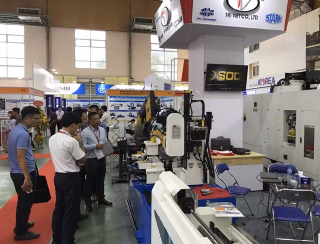 Máy vi tính, sản phẩm điện tử và linh kiện là mặt hàng có kim ngạch xuất khẩu lớn nhất. (Ảnh: PV/Vietnam+)