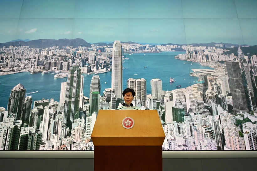 Người đứng đầu Đặc khu Hành chính Hong Kong (Trung Quốc) Lâm Trịnh Nguyệt Nga tại cuộc họp báo ở Hong Kong ngày 15/6. (Ảnh: AFP/TTXVN)