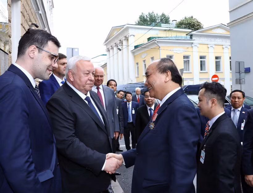 Thủ tướng Chính phủ Nguyễn Xuân Phúc rời thủ đô Moskva, kết thúc tốt đẹp chuyến thăm chính thức Liên bang Nga và lên đường sang thủ đô Oslo, bắt đầu thăm chính thức Na Uy. (Nguồn: Thống Nhất/TTXVN)