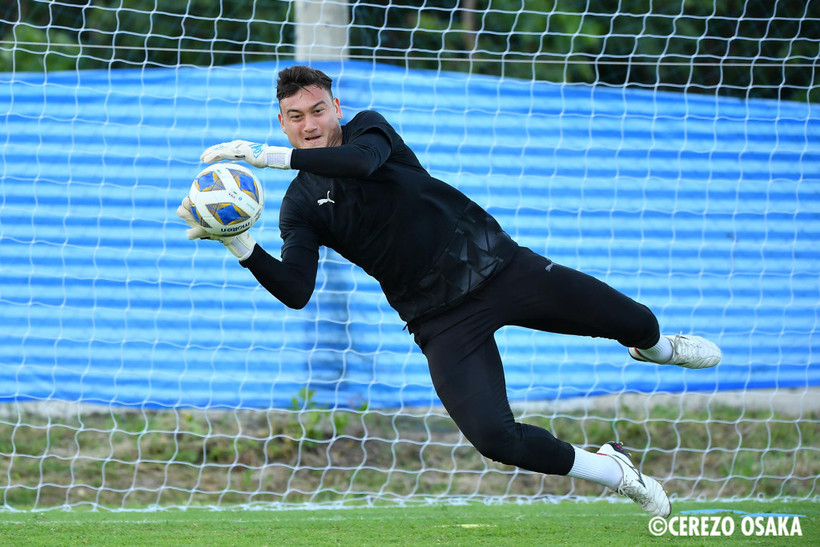 Đặng Văn Lâm được bắt chính tại AFC Champions League 2021 trước Quảng Châu FC. (Ảnh: Cerezo Osaka) 