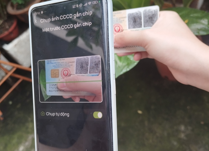 Ngân hàng Nhà nước hỗ trợ xử lý vướng mắc trong sử dụng xác thực bằng sinh trắc học từ 1/7. (Ảnh: Vietnam+)