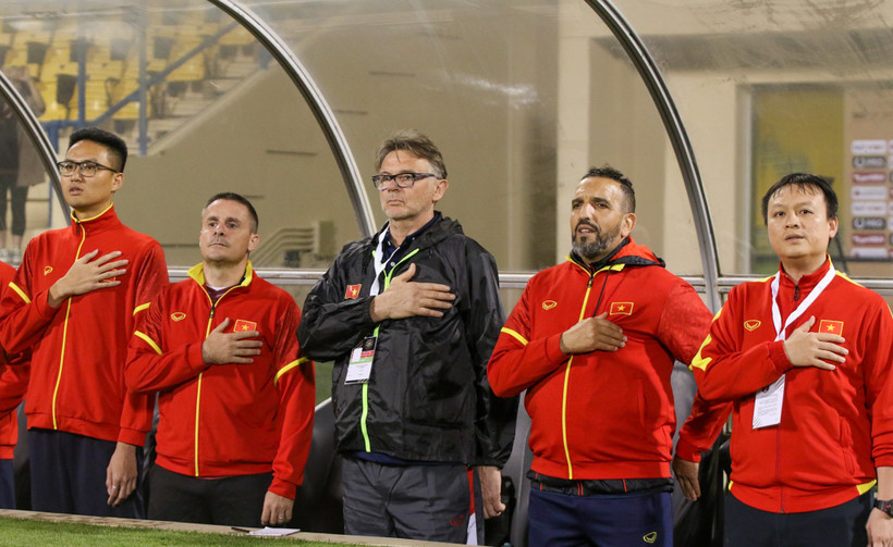 Hình ảnh huấn luyện viên Philippe Troussier trong trận đấu chính thức đầu tiên cùng U23 Việt Nam. (Ảnh: VFF) 