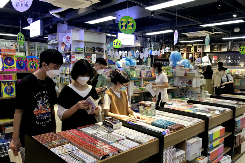 Chuỗi hoạt động chào Hè tại các nhà sách là cơ hội để những độc giả nhỏ tuổi trang bị thêm nhiều kiến thức bổ ích và lý thú. (Ảnh: Việt Anh/Vietnam+)