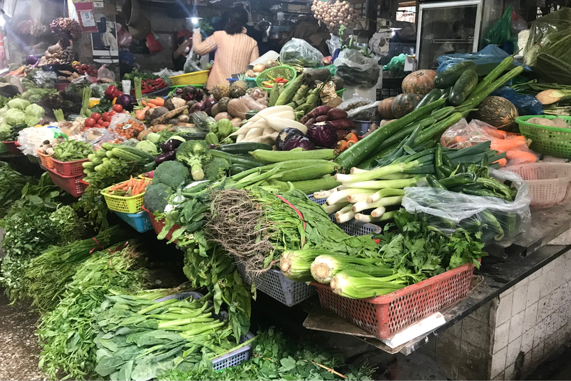 Rau xanh tiếp tục 'tăng nhiệt' khiến người tiêu dùng Thủ đô thêm gánh nặng chi tiêu. (Ảnh: Việt Anh/Vietnam+)