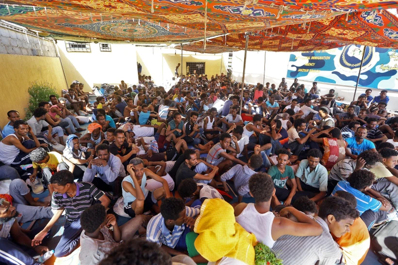 Người tị nạn tại khu lều tạm Ganzour sau khi phải sơ tán tránh xung đột tại Tripoli, Libya, ngày 5/9/2018. (Nguồn: AFP/ TTXVN)