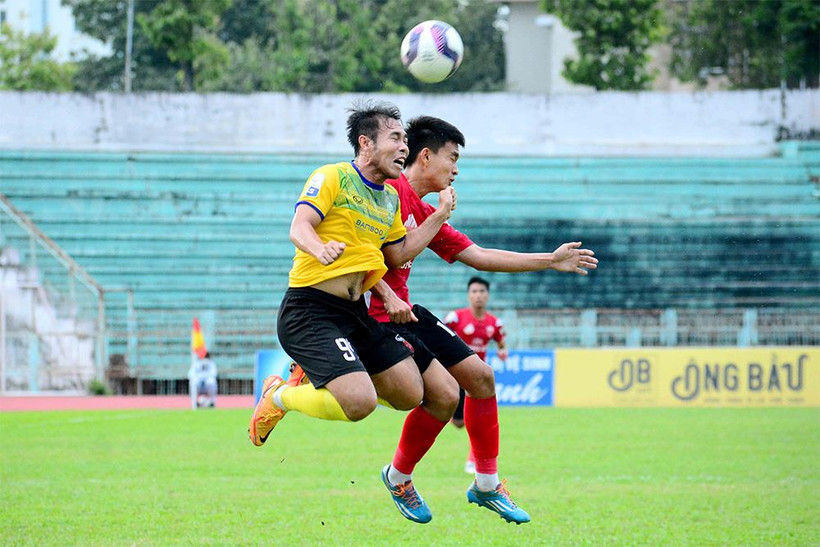 Vấn đề tài chính vấn là bài toán nan giải với bóng đá chuyên nghiệp Việt Nam. (Ảnh: VPF) 