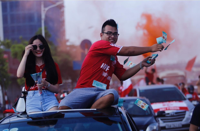 Trận Hà Nội FC với Hải Phòng ở vòng 10 V-League 2020 nhiều khả năng xảy ra tình trạng "mưa pháo sáng". (Ảnh: Nguyên An/Vietnam+) 