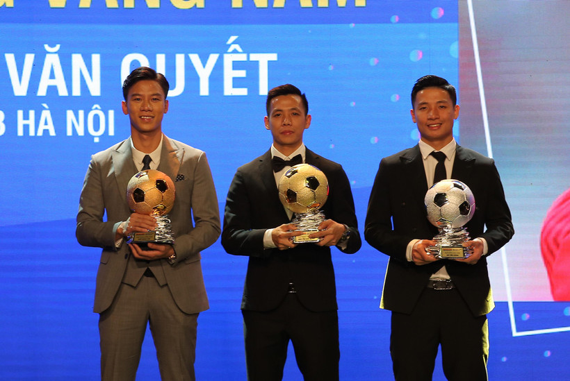 Văn Quyết đã đợi chờ nhiều năm để có lần đầu giành Quả bóng Vàng. (Ảnh: BTC) 