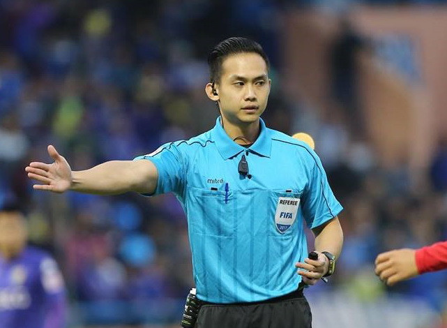 Trọng tài Nathan Chan Rong De.