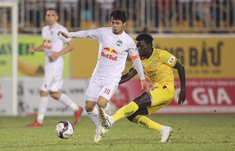 Trận cầu tâm điểm giữa Hà Nội FC với Hoàng Anh Gia Lai tạo nên bước ngoặt cho cuộc đua vô địch V-League 2022. (Ảnh: PV/Vietnam+) 