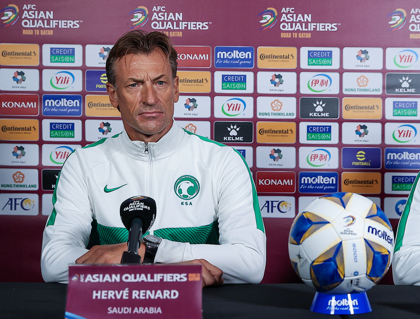 HLV Saudi Arabia dành sự tôn trọng cho tuyển Việt Nam. (Ảnh: SAFF) 