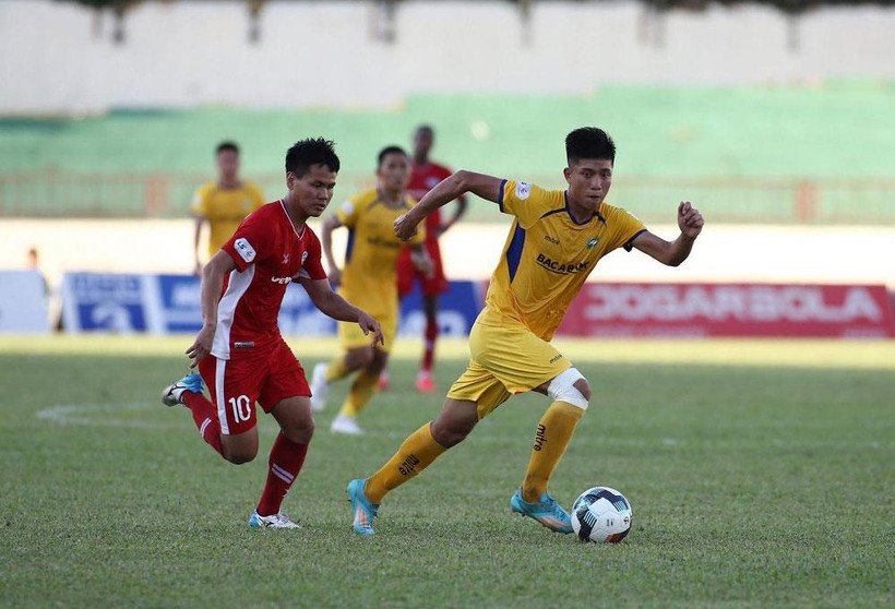 Các đội khách đều giành chiến thắng ở loạt trận sớm chiều 18/7 của vòng 10 V-League 2020. (Ảnh: VPF) 