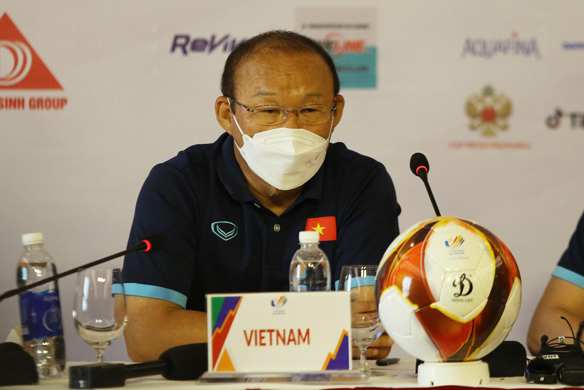 Huấn luyện viên Park Hang-seo thận trọng tối đa trước đối thủ U23 Indonesia ở SEA Games 31. (Ảnh: PV/Vietnam+) 