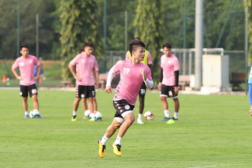 Quang Hải tập luyện sung mãn với Hà Nội FC, sẵn sàng trở lại với các giải đấu bóng đá đỉnh cao. (Ảnh: Hà Nội FC) 