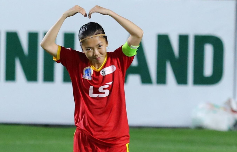 Tiền đạo Huỳnh Như trở thành cầu thủ nữ Việt Nam đầu tiên xuất ngoại thi đấu. (Ảnh: PV/Vietnam+) 
