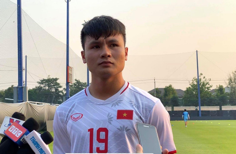 Tiền vệ Quang Hải xúc động khi nhận được thư động viên từ Thủ tướng Chính phủ Nguyễn Xuân Phúc. (Ảnh: Vietnam+)