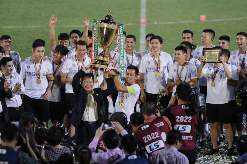 Chức vô địch V-League 2022 là thành công đầu tiên của con trai 'bầu Hiển' kể từ khi lãnh đạo Hà Nội FC. (Ảnh: PV/Vietnam+) 