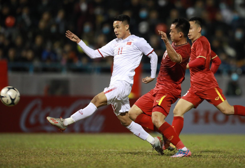 Đội tuyển Việt Nam vất vả thắng ngược U22 Việt Nam hôm 23/12 vừa qua tại Quảng Ninh. (Ảnh: Kim Chi/Vietnam+) 