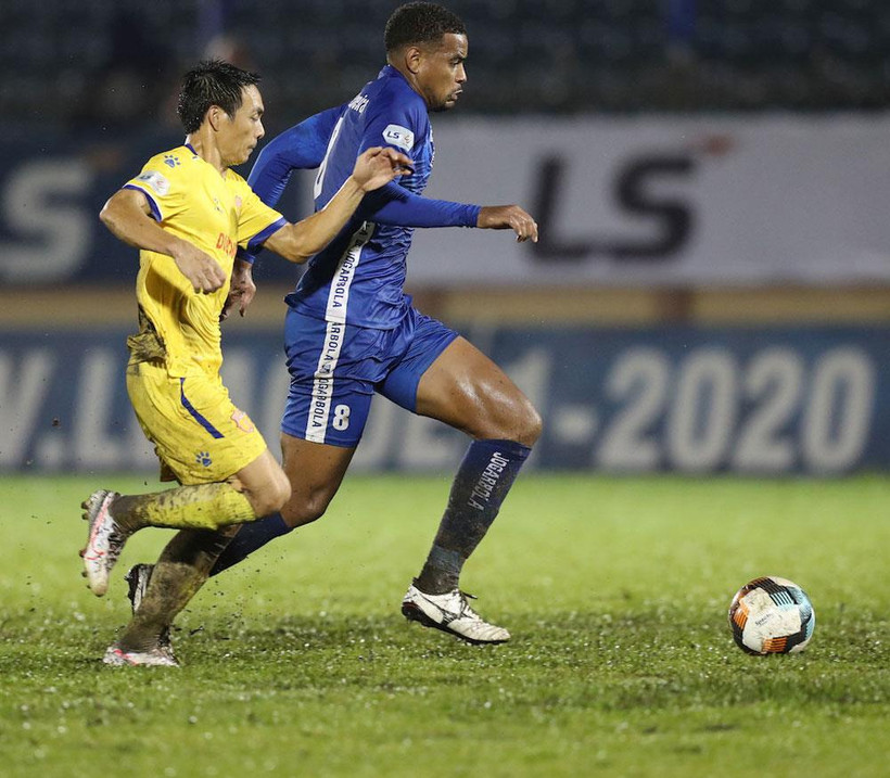 Quảng Nam còn cơ hội trụ hạng ở mùa giải 2020 nhờ những chiến thắng liên tiếp vừa qua. (Ảnh: VPF) 