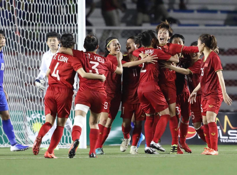 Tiền vệ Tuyết Dung thay mặt đội tuyển nữ chúc đội U22 Việt Nam cũng sẽ vô địch SEA Games 30. (Ảnh: Vietnam+)