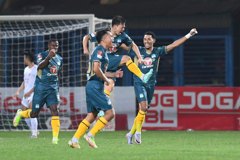 Hoàng Anh Gia Lai ăn mừng chiến thắng đầu tiên tại V-League 2023. (Ảnh: PV/Vietnam+)