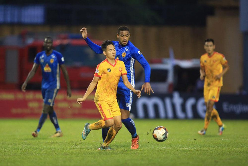 Đoàn quân huấn luyện viên Nguyễn Thành Công thua ngược đội bóng của bầu Đệ ở vòng 2 giai đoạn hai V-League 2020. (Ảnh: VPF) 