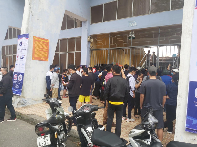 Hình ảnh bán vé trận Hải Phòng-Hà Nội ngày V-League 2021 trở lại. (Ảnh: Hải Phòng FC) 