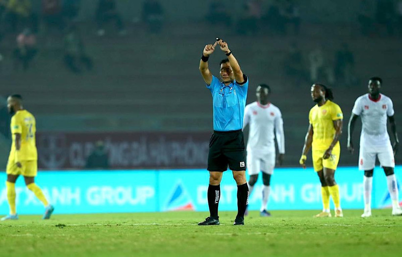 Công tác trọng tại tại V-League 2022 bị đặt nghi vấn. (Ảnh: PV/Vietnam+) 