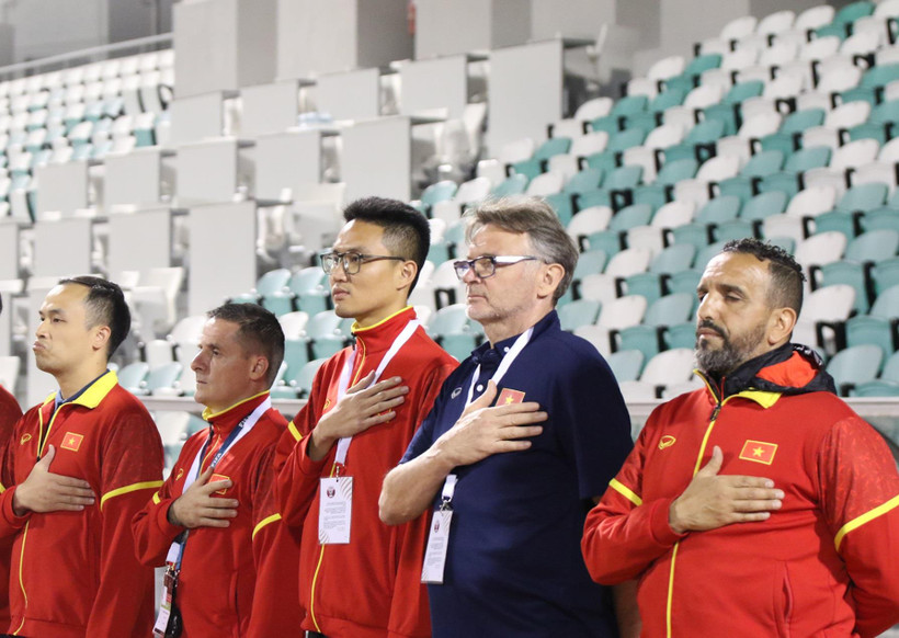 Huấn luyện viên Philippe Troussier và các trợ lý tại đội tuyển U23 Việt Nam. (Ảnh: VFF) 