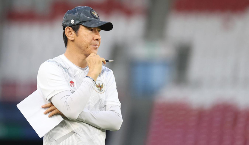 Huấn luyện viên Shin Tae-yong có nhiều duyên nợ với huấn luyện viên Park Hang-seo bên phía tuyển Việt Nam. (Ảnh: PSSI) 