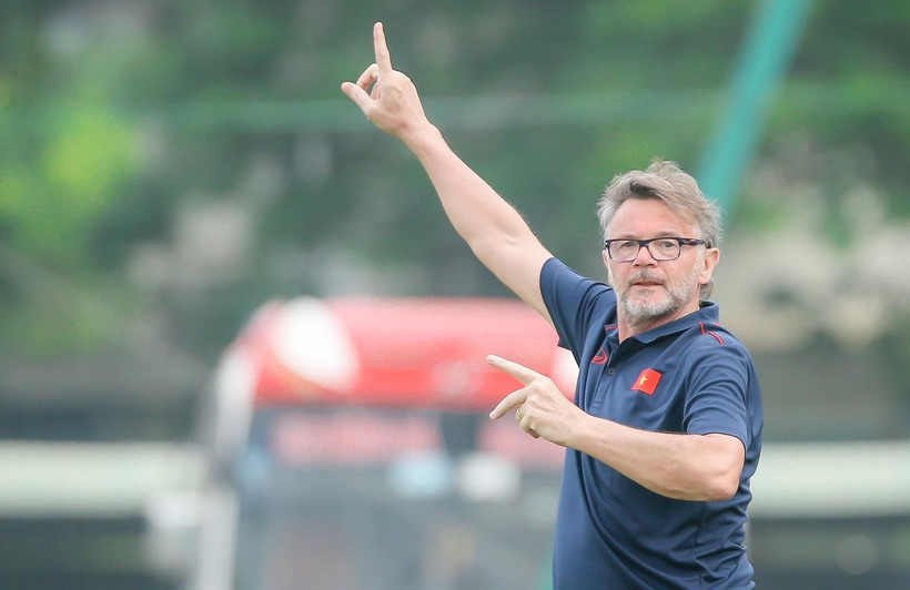 Huấn luyện viên Philippe Troussier có triết lý chơi bóng chặt chẽ, đề cao tính hiệu quả. (Ảnh: PV/Vietnam+)