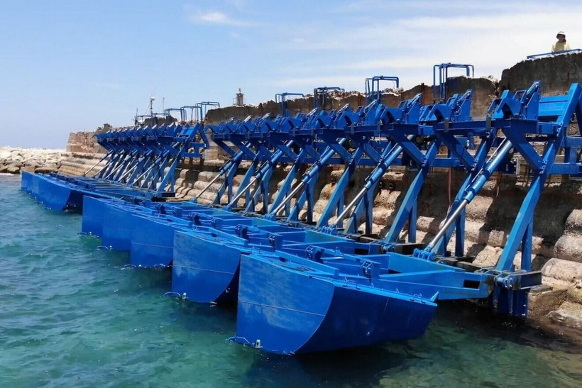 Các ụ nổi tại cơ sở thí điểm năng lượng sóng của cảng Jaffa. (Nguồn: jns)
