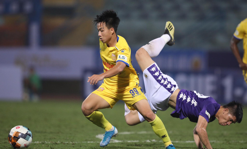 Nhiều đội bóng V-League tích cực thi đấu giao hữu trong thời gian này để chuẩn bị tốt nhất cho ngày bóng đá chuyên nghiệp trở lại. (Ảnh: Hiển Nguyễn/Vietnam+) 