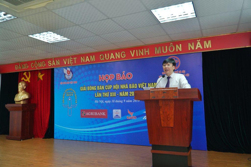 Đồng chí Hồ Quang Lợi, Phó Chủ tịch Thường trực Hội Nhà báo Việt Nam phát biểu tại buổi họp báo Giải bóng bàn Cúp Nhà báo Việt Nam lần thứ 13 năm 2019. (Ảnh: Minh Hiếu/Vietnam+)