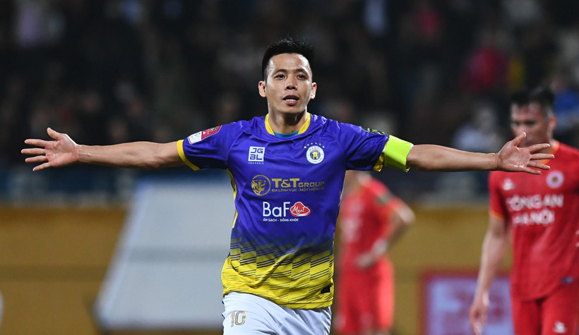 Tiền đạo Văn Quyết giữ phong độ cao tại V-League khi đã 31 tuổi. (Ảnh: PV/Vietnam+) 