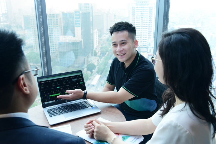 Bốn thành tố để chạy đua bán lẻ trong ngành chứng khoán. (Ảnh: Vietnam+)