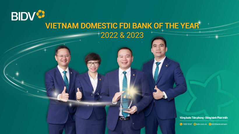 Đại diện BIDV nhận giải thưởng Ngân hàng phục vụ khách hàng FDI tốt nhất Việt Nam năm 2023. (Ảnh: Vietnam+)