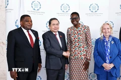 Chủ tịch IPU Tulia Ackson và Tổng Thư ký IPU Martin Chungong đón Chủ tịch Quốc hội Trần Thanh Mẫn dự Lễ khai mạc Hội nghị các Chủ tịch Quốc hội Thế giới lần thứ 6. (Ảnh: Doãn Tấn/TTXVN)