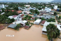 Mưa lũ gây thiệt hại tại nhiều địa phương ở Khánh Hòa hồi tháng 11 vừa qua. (Ảnh: Nguyễn Thành/TTXVN)