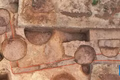 Hai con mương có hình dạng nhất quán, thể hiện trình độ quy hoạch, thiết kế và tiêu chuẩn kỹ thuật cao. (Nguồn: Xinhua)