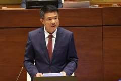 Viện trưởng Viện Kiểm sát Nhân dân Tối cao Nguyễn Huy Tiến giải trình, làm rõ một số vấn đề đại biểu Quốc hội nêu. (Ảnh: Văn Điệp/TTXVN)