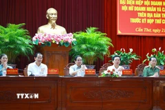Thủ tướng Phạm Minh Chính và đoàn đại biểu Quốc hội thành phố Cần Thơ tiếp xúc cử tri trước Kỳ họp thứ chín, Quốc hội khóa XV. (Ảnh: Dương Giang/TTXVN)