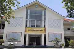 Khu vực nhà ăn xảy ra vụ việc bạo hành trẻ em tại chùa Bầu. (Ảnh: Nguyễn Thảo/TTXVN)
