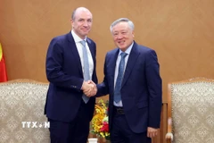 Phó Thủ tướng Thường trực Nguyễn Hòa Bình tiếp Tổng Giám đốc Tập đoàn Haeco Richard Sell. (Ảnh: Phạm Kiên/TTXVN)