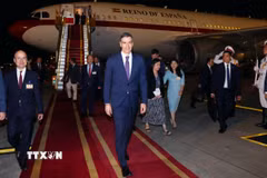 Thủ tướng Tây Ban Nha Pedro Sánchez tới Hà Nội, bắt đầu thăm chính thức Việt Nam. (Ảnh: Phạm Kiên/TTXVN)