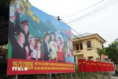 Cờ hoa và băngrôn khẩu hiệu tuyên truyền về bầu cử. (Nguồn: TTXVN)