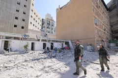 Tòa nhà tại bệnh viện Soroka ở Beersheba, Israel bị hư hại do trúng tên lửa của Iran, ngày 19/6/2025. (Ảnh: THX/TTXVN)
