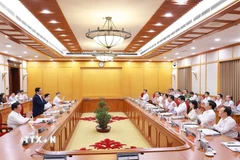 Thủ tướng Phạm Minh Chính làm việc với Ban Thường vụ Tỉnh ủy An Giang. (Ảnh: Dương Giang/TTXVN)