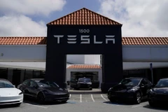 Đại lý của Tesla ở California, Mỹ. (Ảnh: THX/TTXVN)